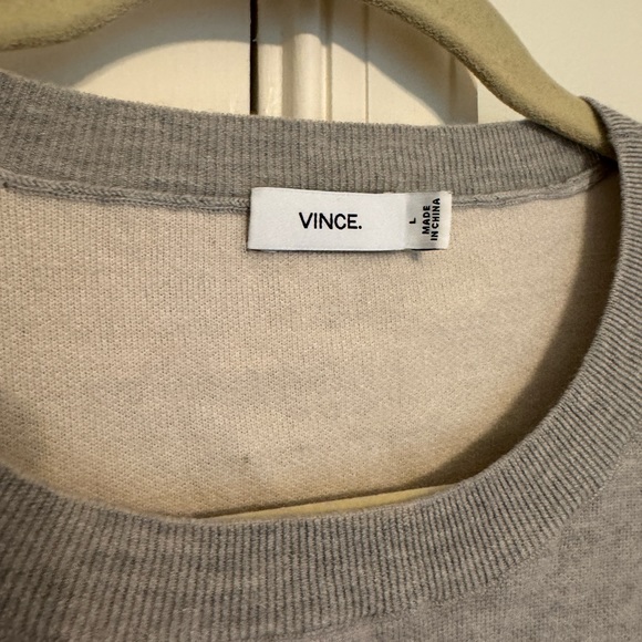 Cozy soft Vince sweater - Picture 2 of 3